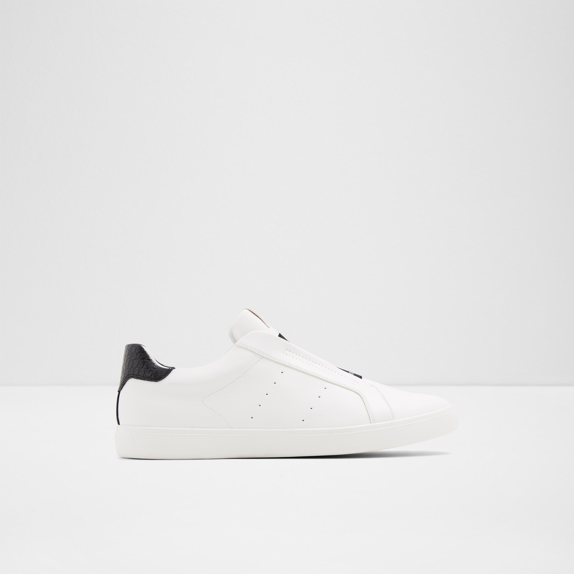 scarpe con rose rosse