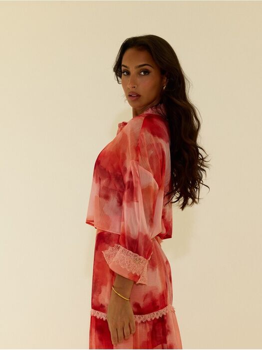 Blusa Curta Tye Dye com Detalhe em Renda Scripta
