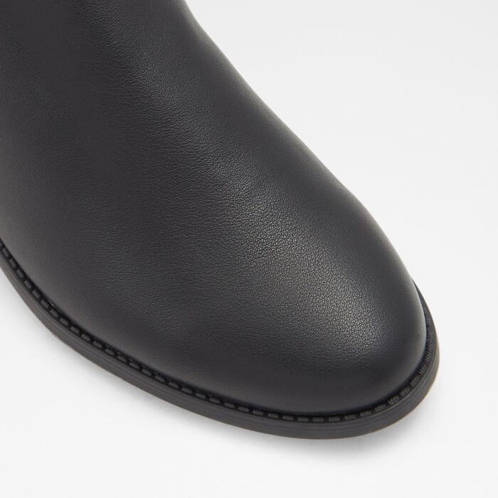 Flat boots in black - AAHLIYAH