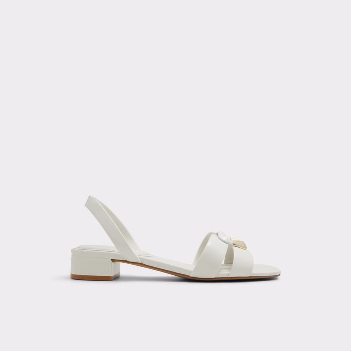 Flat sandals in white - ALAMAENDAR