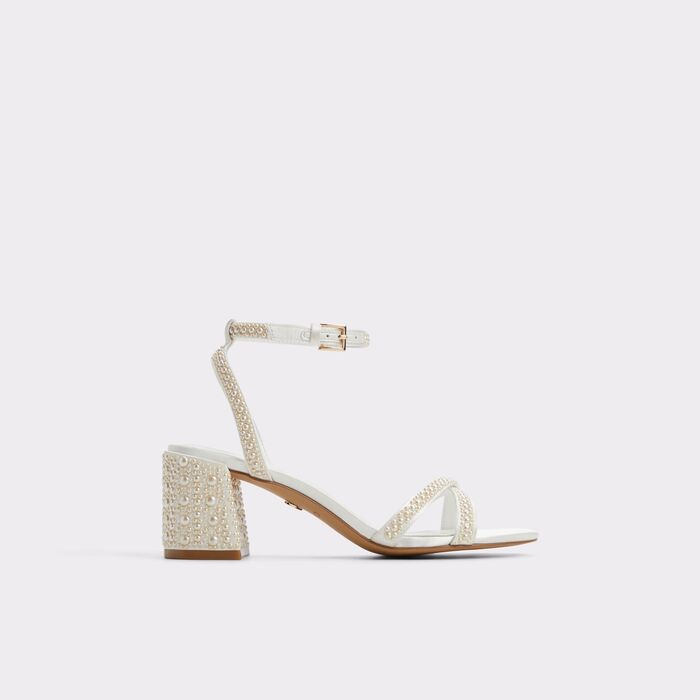 Block heeled sandals in white - BOUCLETTIE