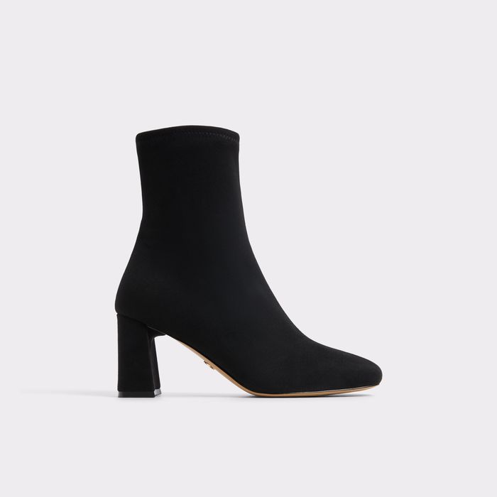 Block heeled ankle boots in black - BUN