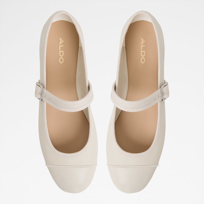 Flat ballerinas in white leather - CAYLYN