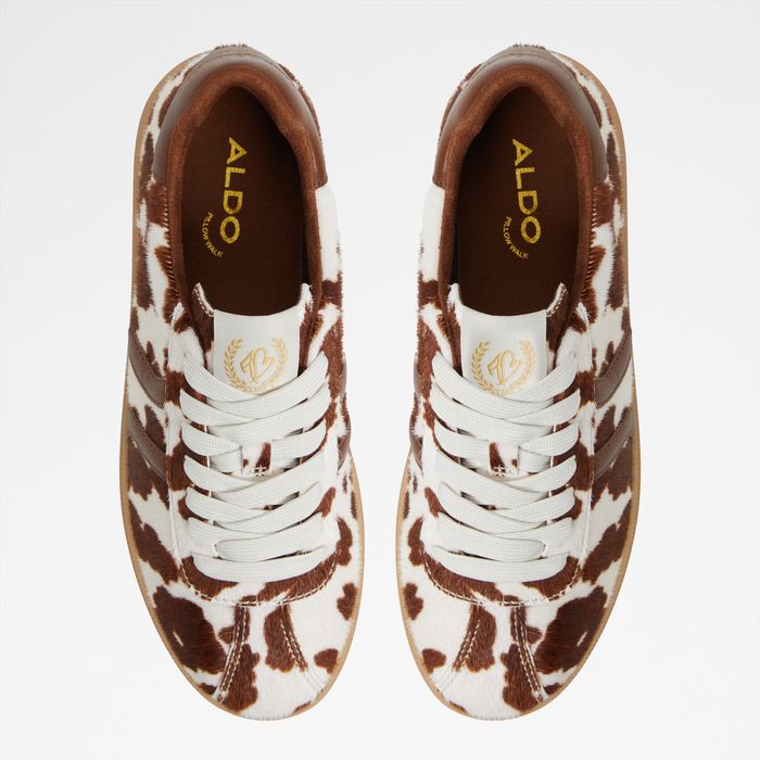 Flat trainers in cognac leather - CHICSNEAKER