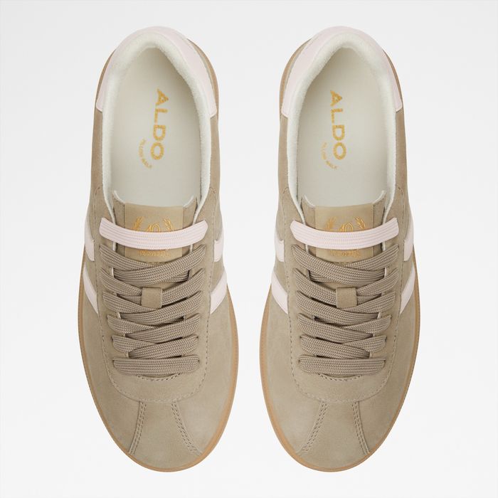 Flat trainers in beige leather - CHICSNEAKER