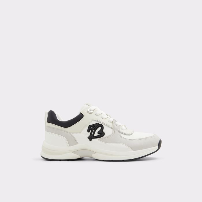 Flat trainers in white - CLEA