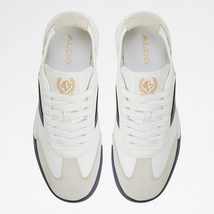 Trainers in white - CLUBMTL