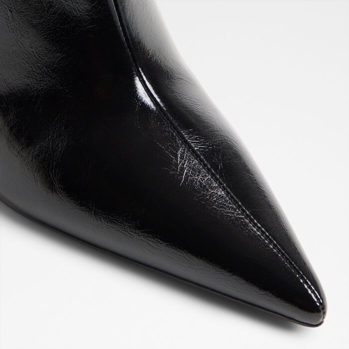 Stiletto heeled ankle boots in black - DAHLYAA