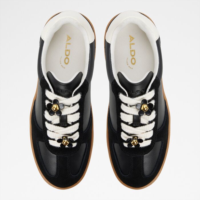 Flat trainers in black - DEEVALE
