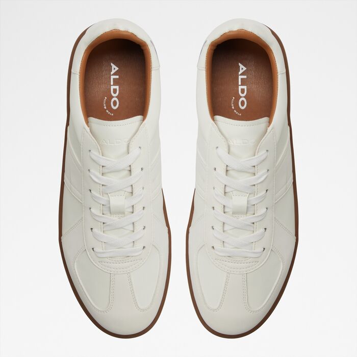 Trainers in white - FENDER