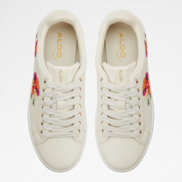 Flat trainers in white - GLENORAN