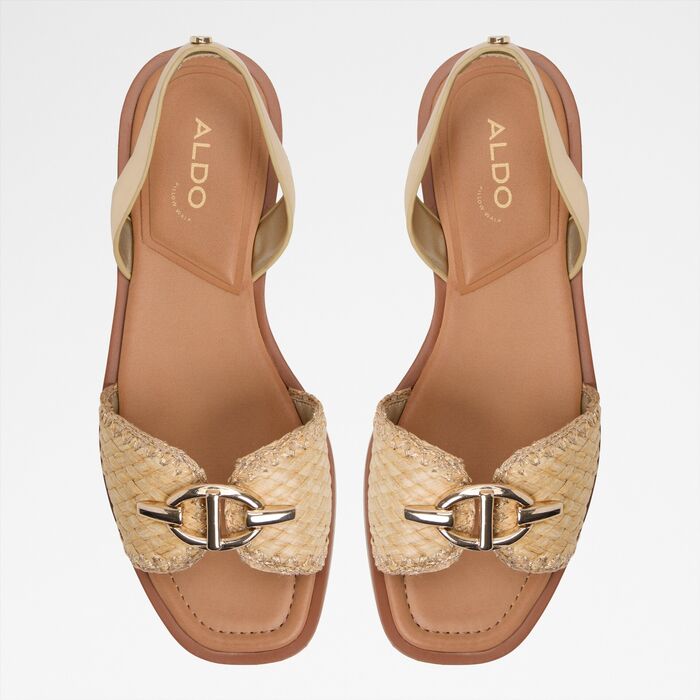 Flat sandals in gold - GOASSI