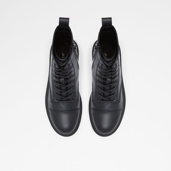 Flat ankle boots in black - GOER