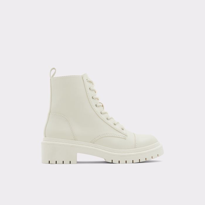 Flat ankle boots in white - GOER