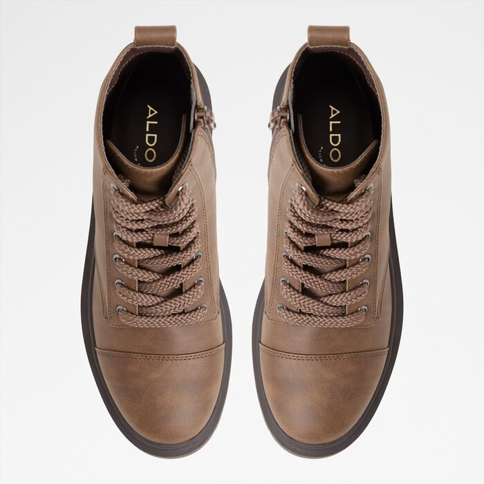 Flat ankle boots in brown - GOER