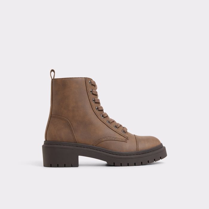 Flat ankle boots in brown - GOER