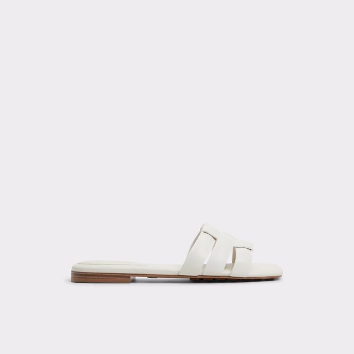 Flat sandals in white leather - GOTOSANDAL