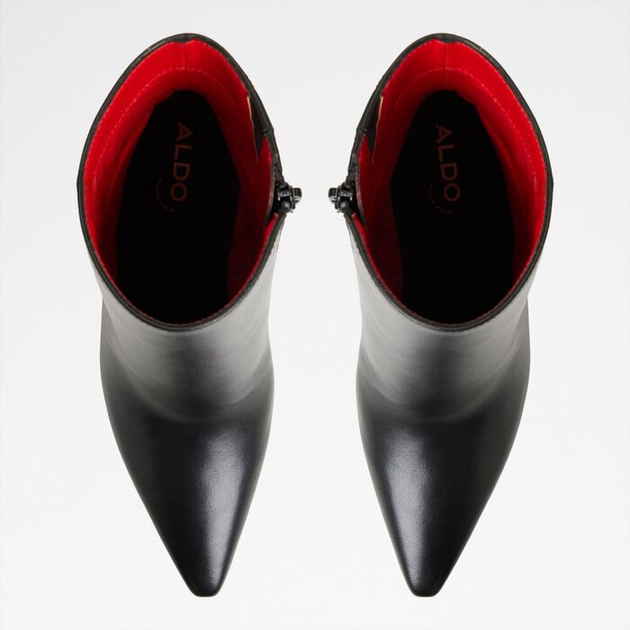 Stiletto heeled ankle boots in black leather - GUAVABERRY