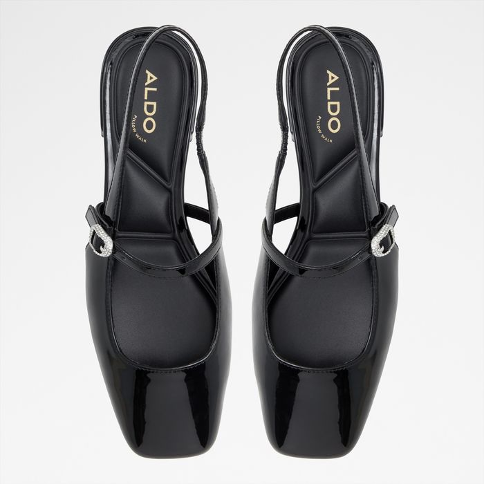 Flat shoes in black patent - HUGUETTE