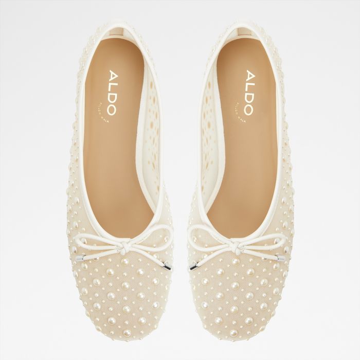Flat ballerinas in white - JOSELIE