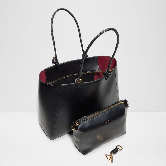 Shoulder bag in black - LILYTOTE