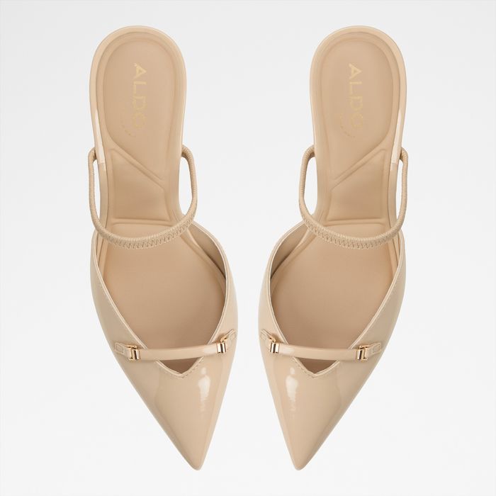 Kitten heeled shoes in beige patent - NAILAH