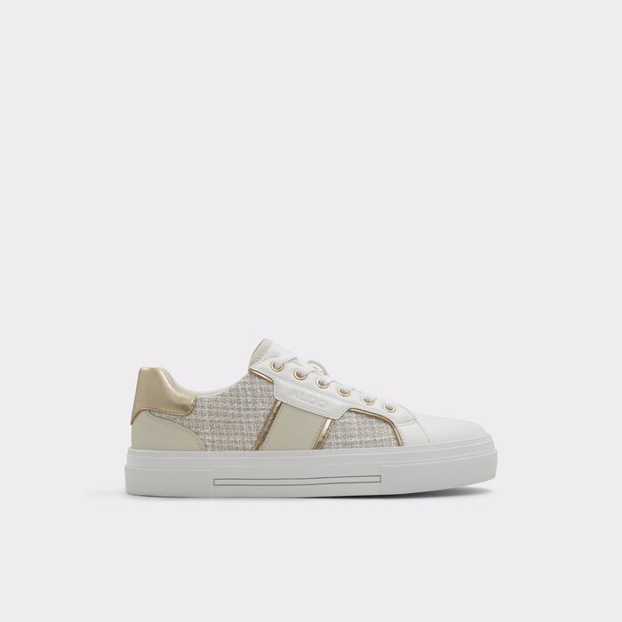Flat trainers in white - ONIRASEAN