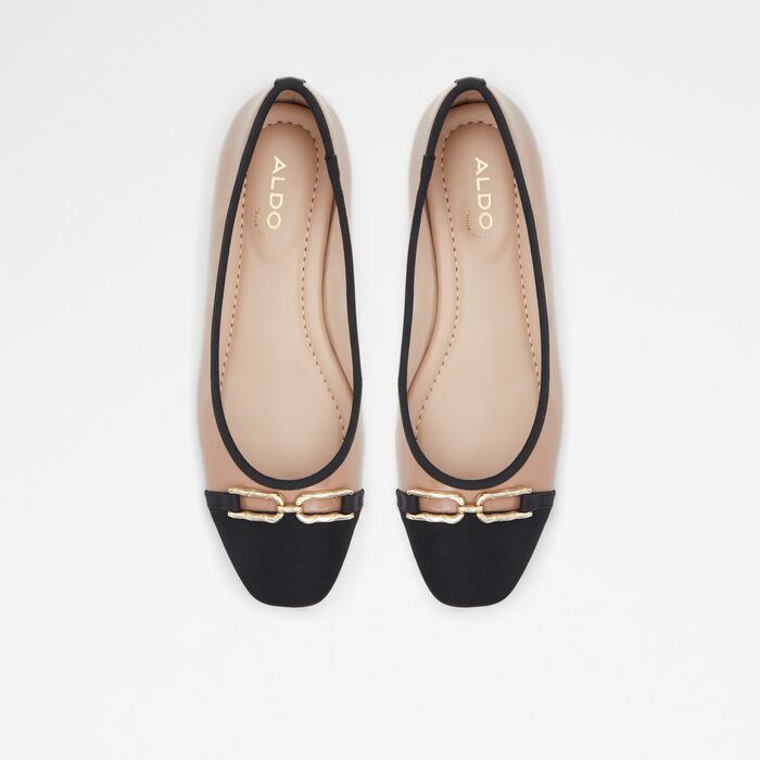 Flat ballerinas in beige patent - PRERI