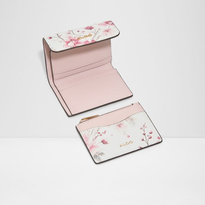 Wallet in white - RIELLA