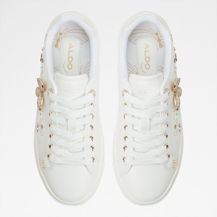 Flat trainers in white - SAXONY