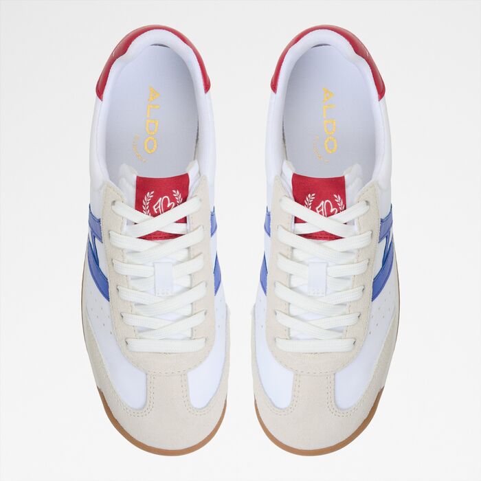 Flat trainers in white - STEPCOUNT