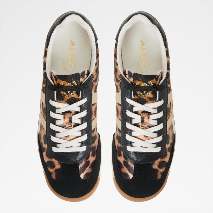 Flat trainers in black - STEPCOUNT