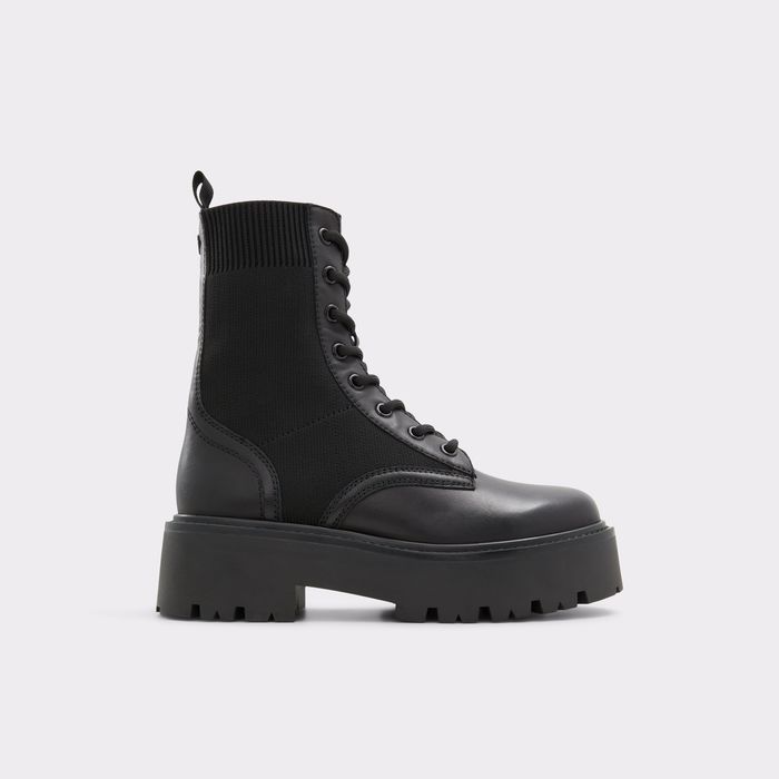 Flat ankle boots in black leather - TALALERYKNIT