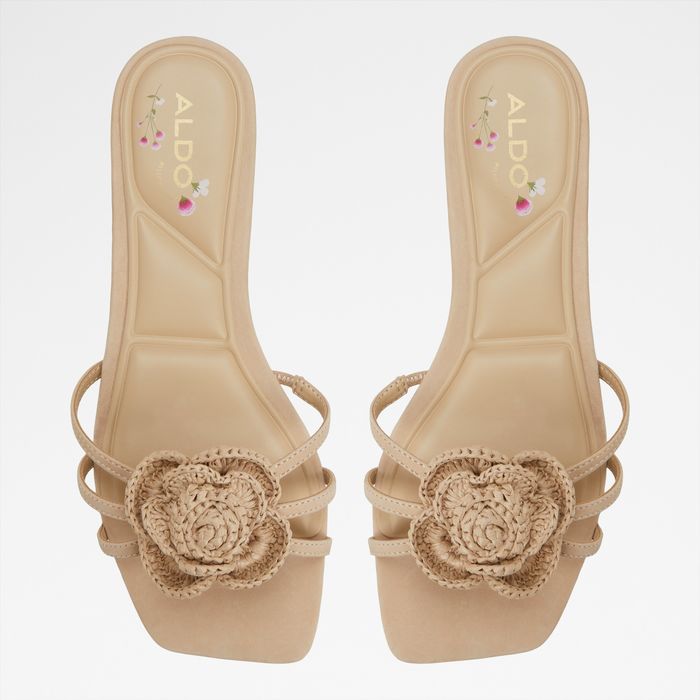 Flat sandals in beige leather - WILDBLOOM