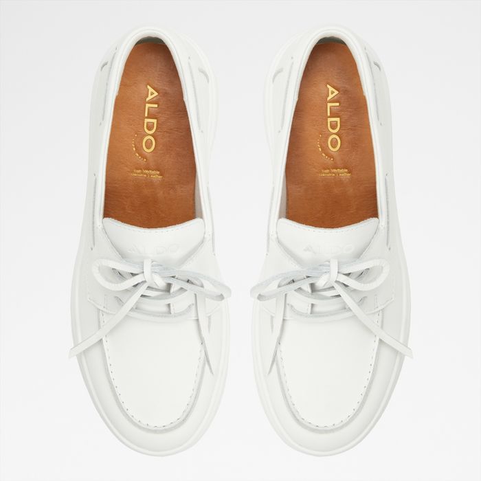 Flat boat shoes in white leather - WILDBREEZE