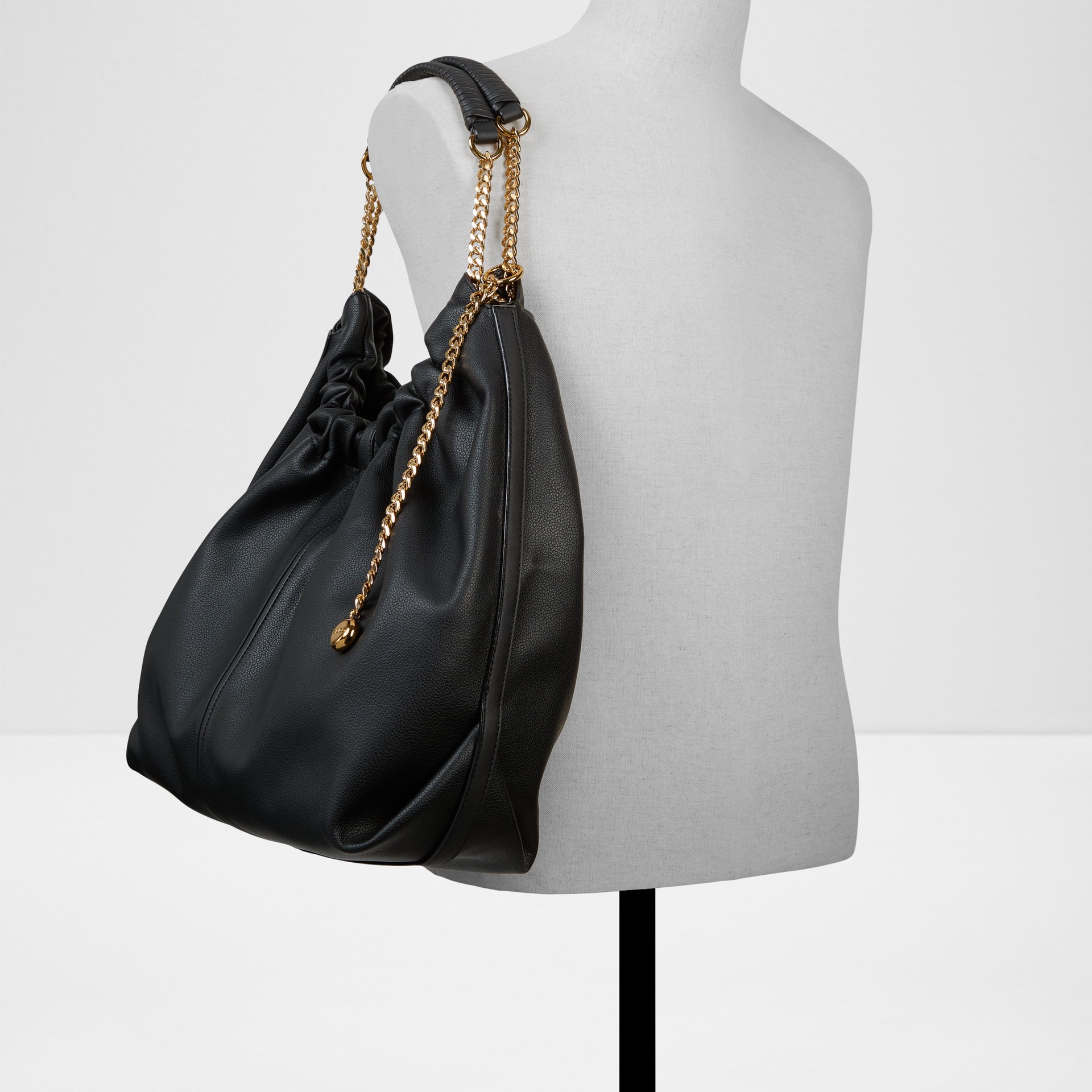 ★ALDO★ Aldo Community Shoulder Bag Black Aldo Women's Solid Shoulder Bag : Amazon.in: Fashion