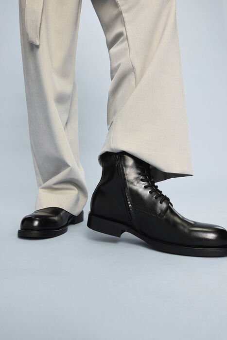 Boots in black leather - LUDO