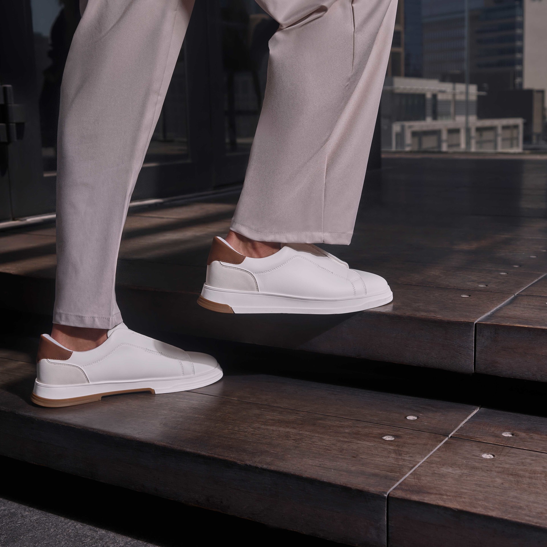 Aldo Trainers in white - PEARCE