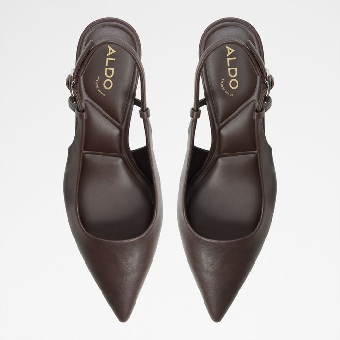 Sapatos em castanho, salto fino - ADAN