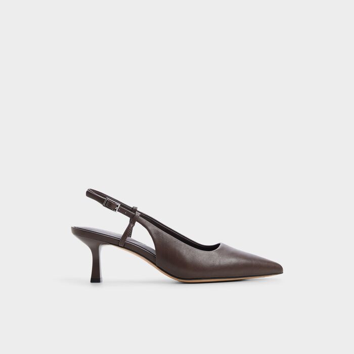 Sapatos em castanho, salto fino - ADAN