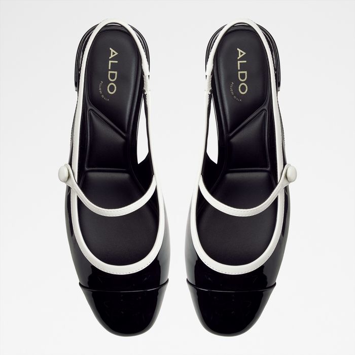 Sapatos em verniz preto, salto em bloco - AGGIE