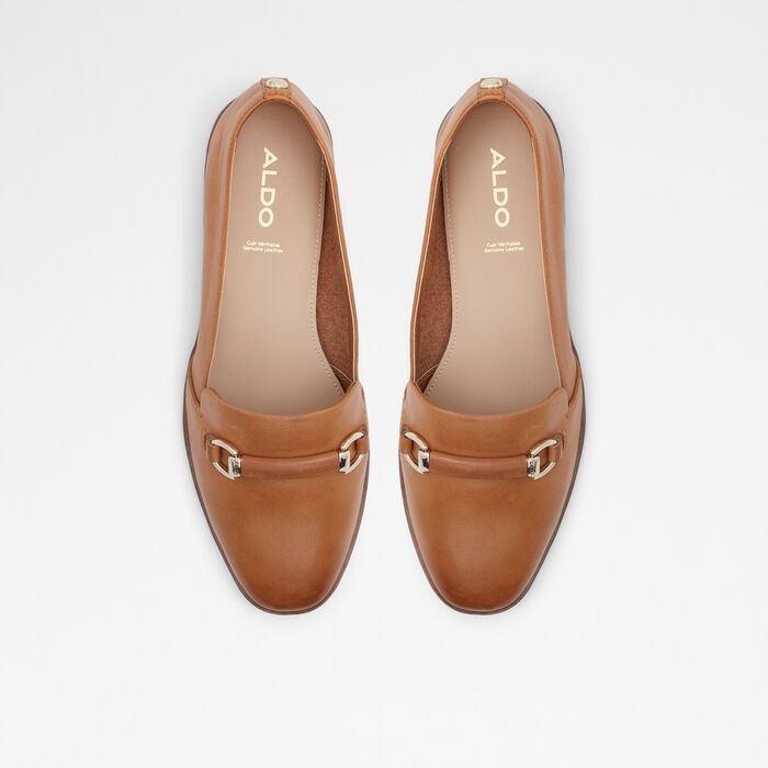 Zapatos planos ALDO para mujer, en piel, en coñac, con puntera cuadrada y un detalle metálico APPLEGUM 210001043
