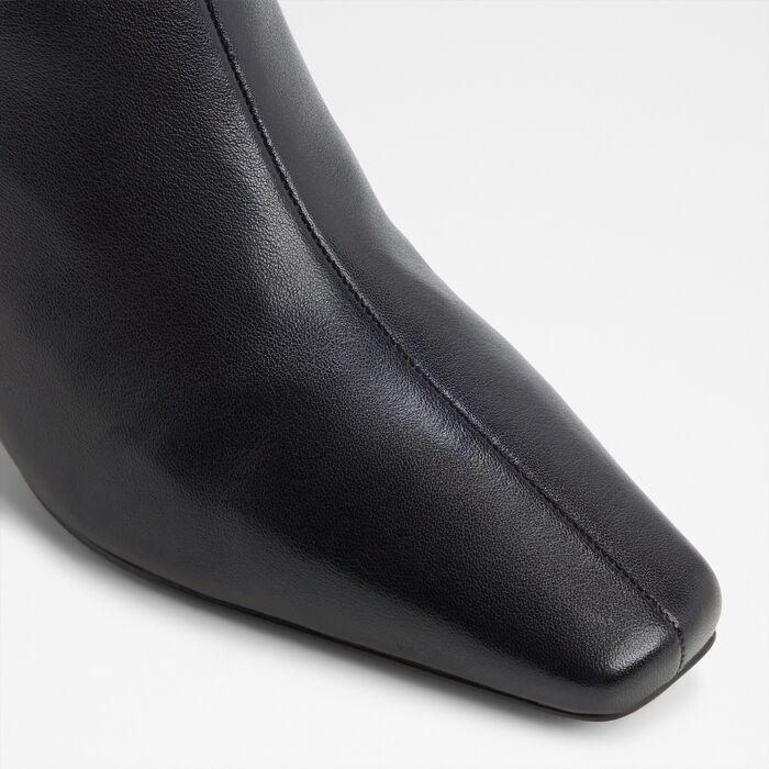 Botins em pele preto, salto em bloco - BETHINA