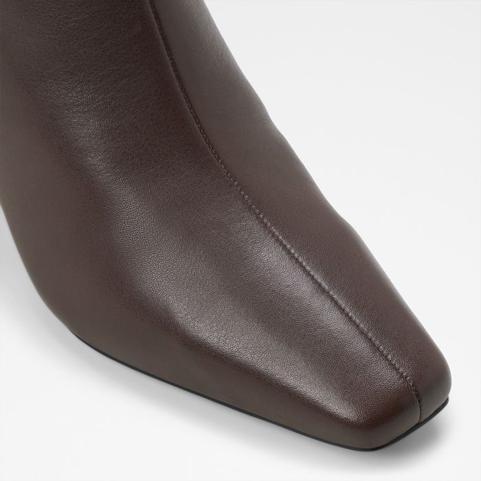 Botins em pele castanho, salto em bloco - BETHINA