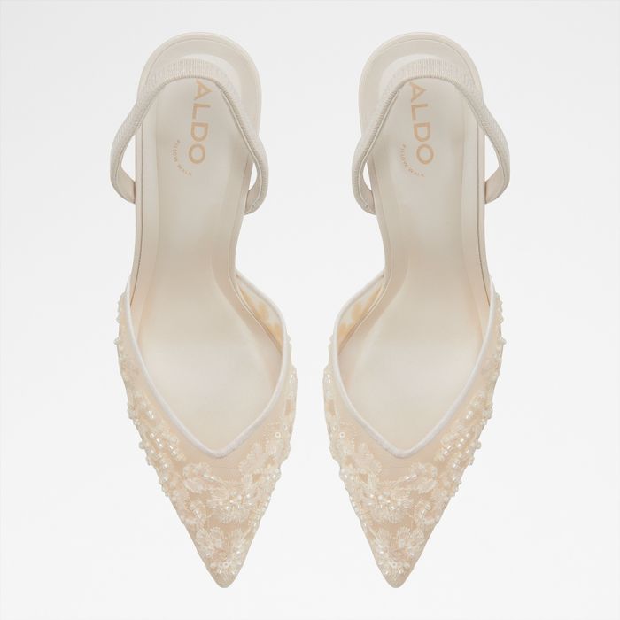 Zapatos de salón en blanco, tacón de aguja - CAROLLINA