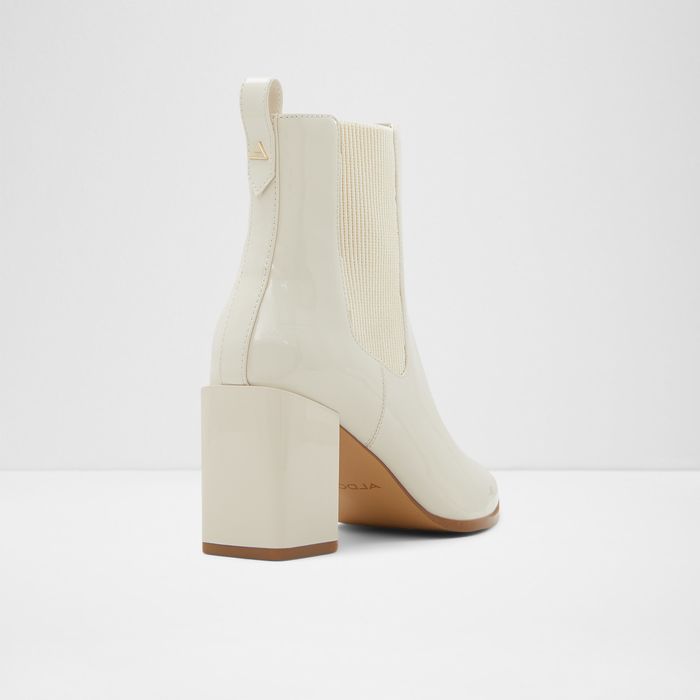 Botins em verniz branco cru, salto em bloco - CHELSEE