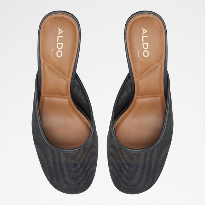 Sapatos em preto, salto fino - CRISTELLE