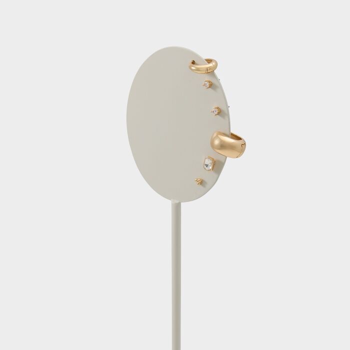 Brincos curtos em dourado - CUFFIES