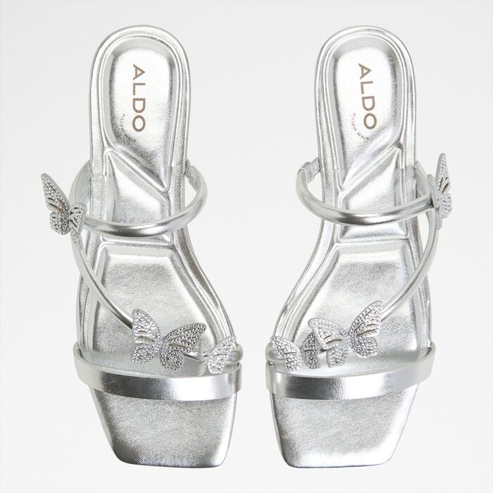 Sandalias planas en plata - FLYHIGH