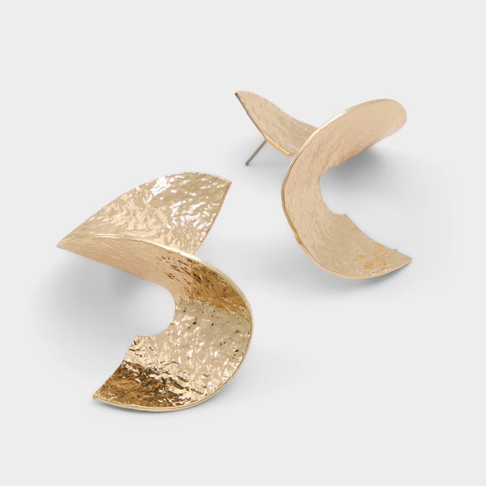 Brincos longos em dourado - FREIYA